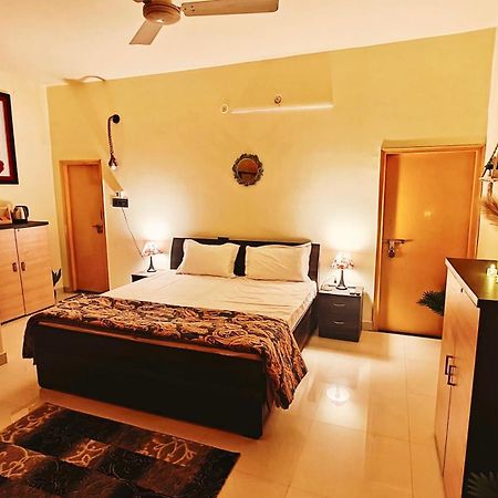 The Yellow House - Couple'S Getaway In Gomti Nagar- 1 Bhk Lucknow Extérieur photo